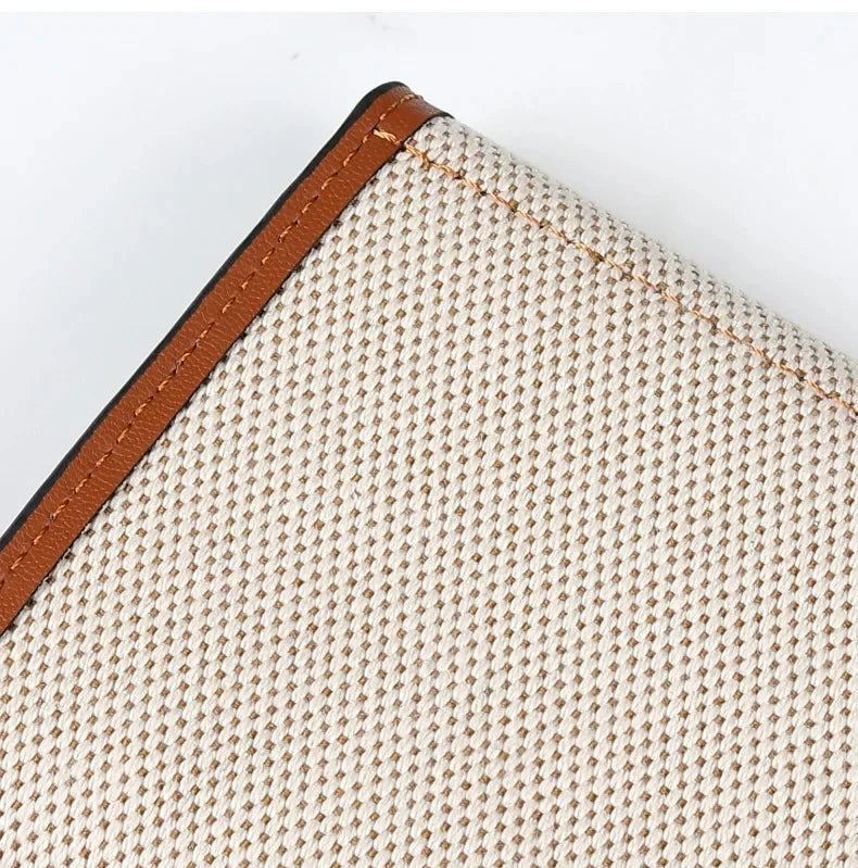 Carteira Feminina Estilo Vintage Novo Modelo Bolsa de Moedas com D-clip Multiuso Grande Capacidade Porta Cartão e Moedas para Comércio Internacional