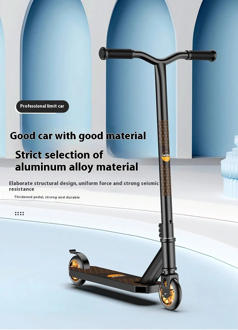 Adolescente profissional de scooter de manobras adulto elegante mostrando extremo carro de duas rodas scooter passeio de scooter