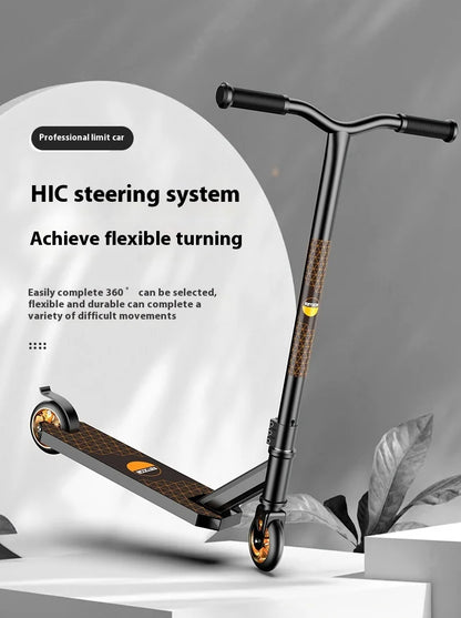 Adolescente profissional de scooter de manobras adulto elegante mostrando extremo carro de duas rodas scooter passeio de scooter